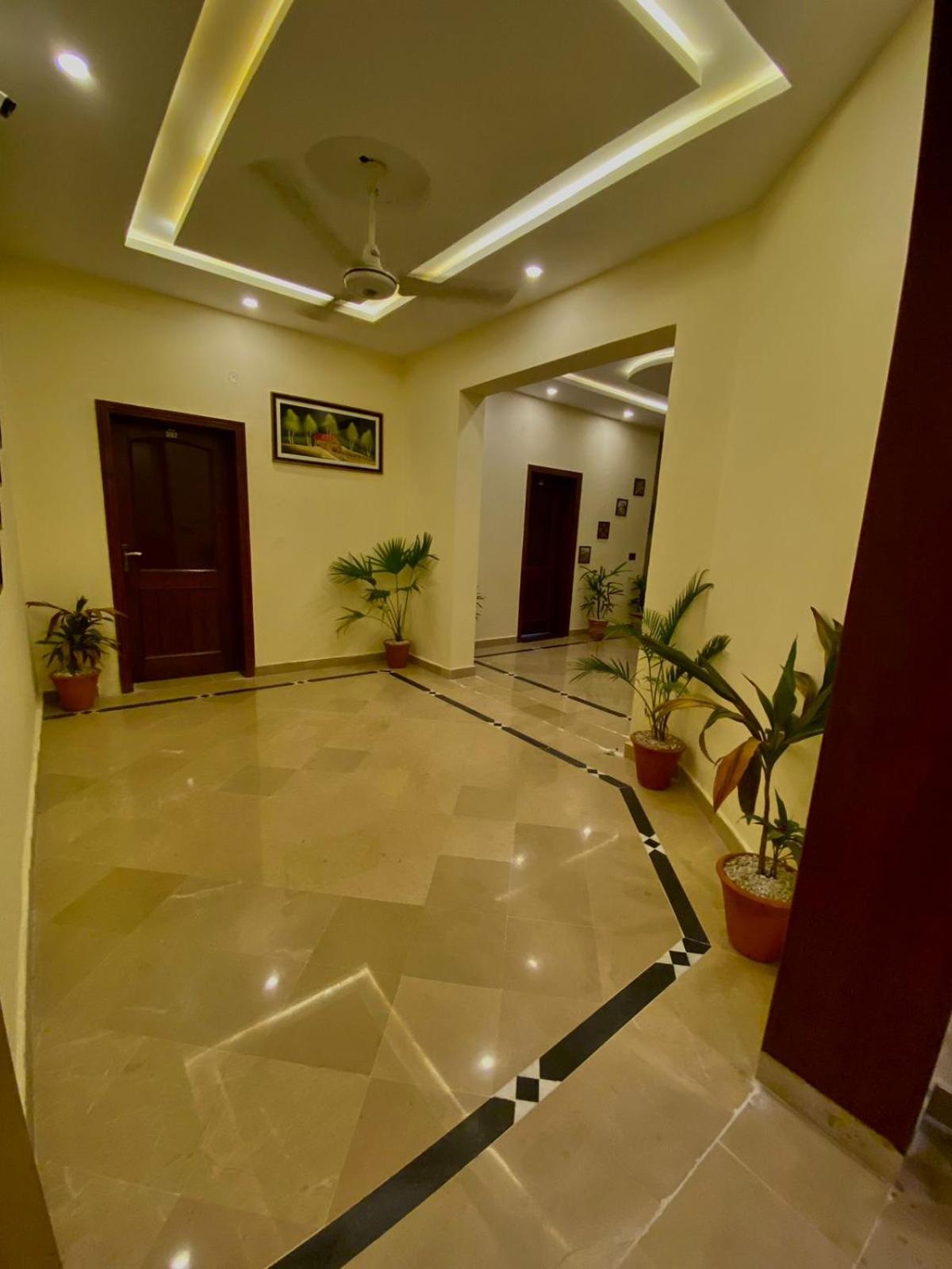 Orbit Residency F-7 Hotel Исламабад Екстериор снимка