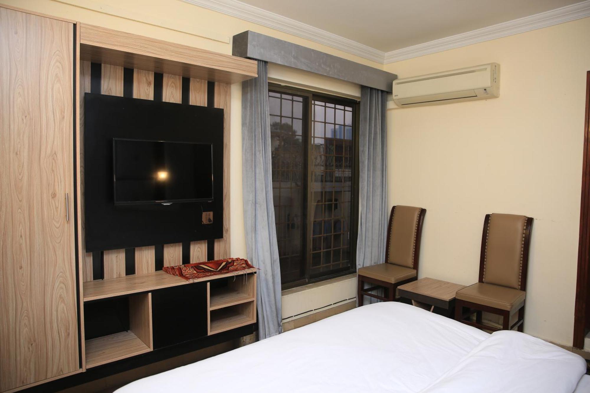 Orbit Residency F-7 Hotel Исламабад Екстериор снимка