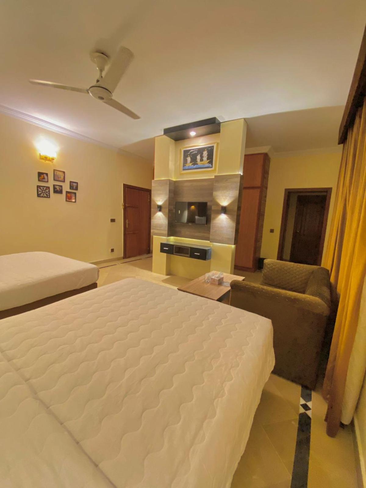 Orbit Residency F-7 Hotel Исламабад Екстериор снимка